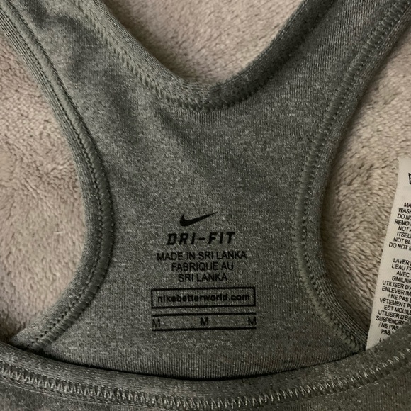 nike sports bra - Picture 3 of 3